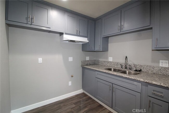 Photo - 4986 Southern Ave Unit E