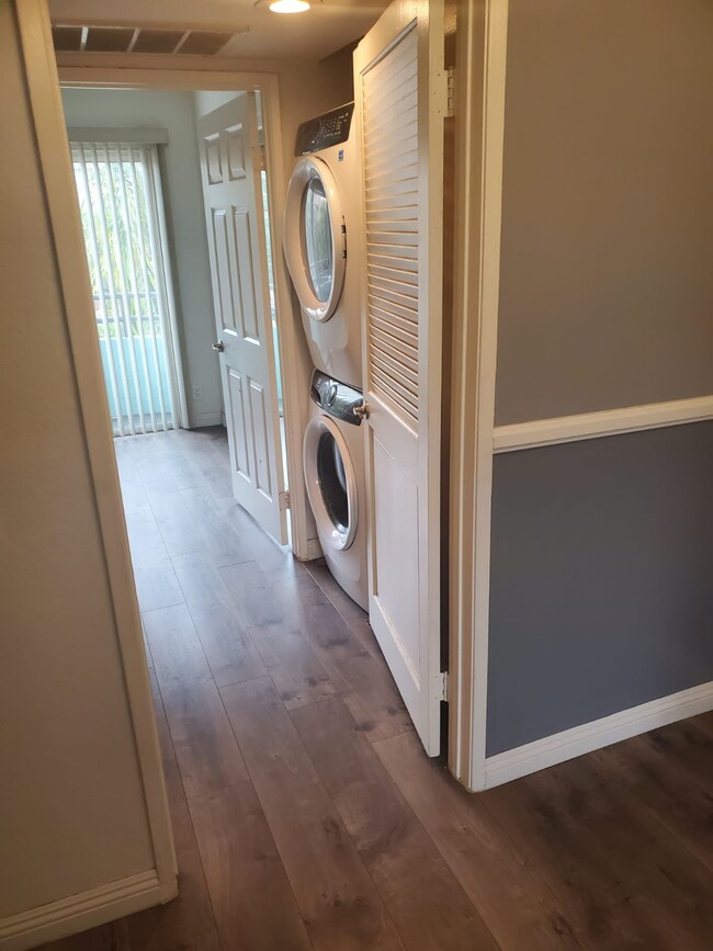 Photo - 14615 Burbank Blvd Unit 202B