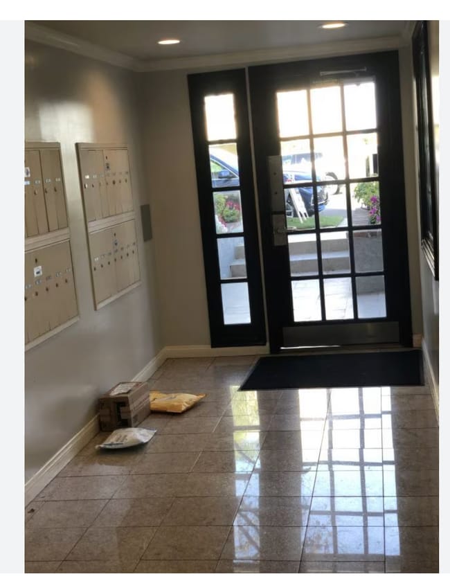 Building Photo - 1515 S Beverly Dr Unit 309