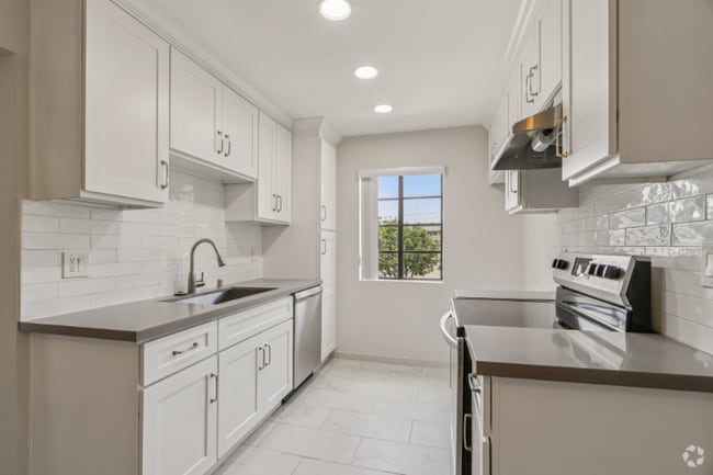 Building Photo - 626 E Verdugo Ave Rental