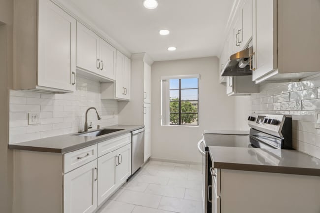 Photo - 626 E Verdugo Ave Apartment Unit L