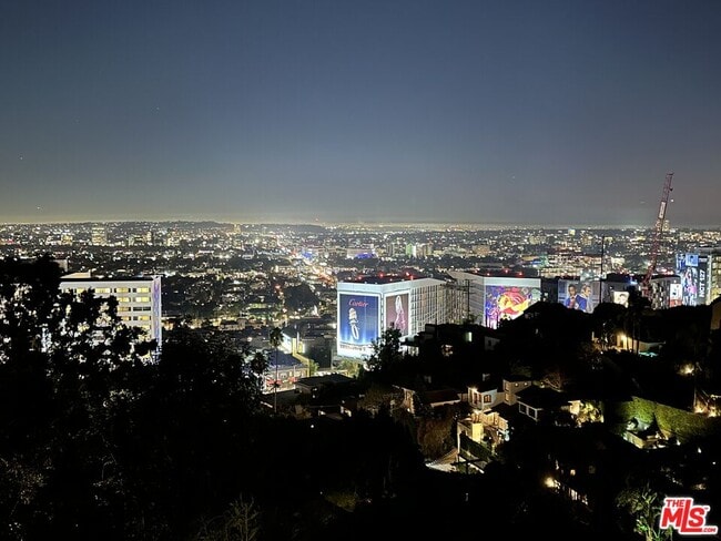 Building Photo - 8460 Harold Way