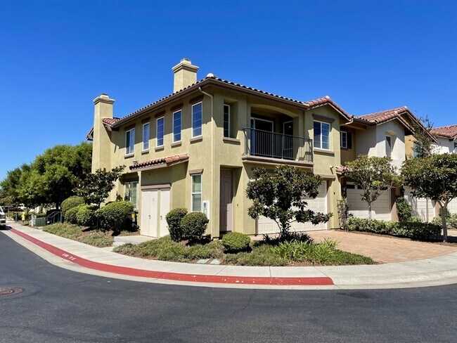 Single Family Residence - Single Family Residence Townhome