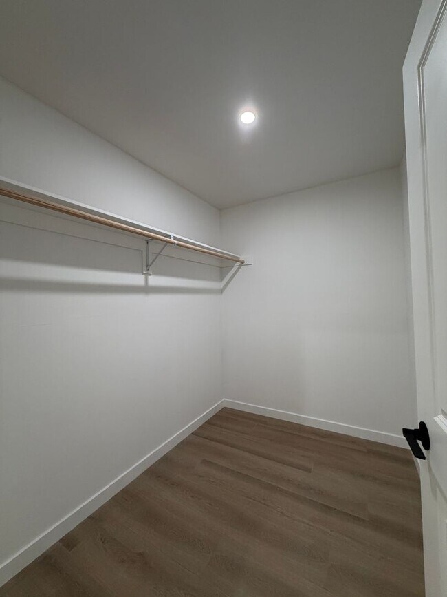 Photo - 11705 Woodley Ave