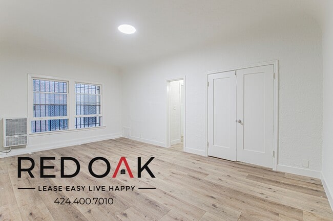 Building Photo - 739 Normandie Ave Unit 107