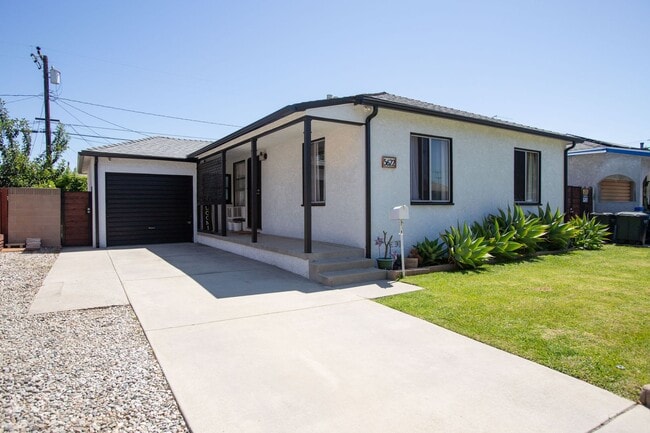 Photo - Lakewood Home, 2 Bedroom, 1 Bath with GREAT Backyard Space!