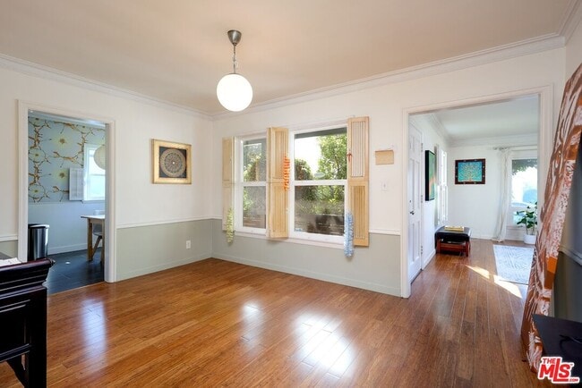 Photo - 5615 Wenlock St