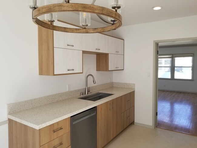 Photo - Euclid Apartments