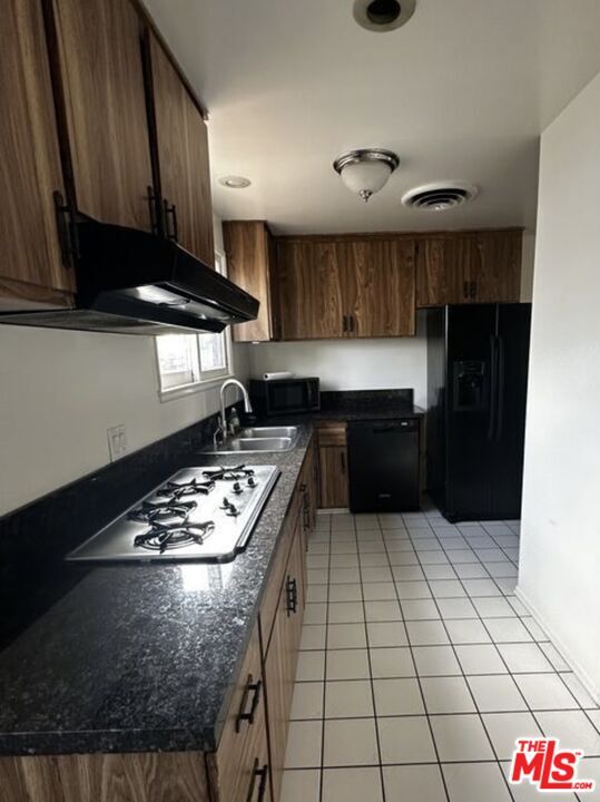 Photo - 23907 Friar St