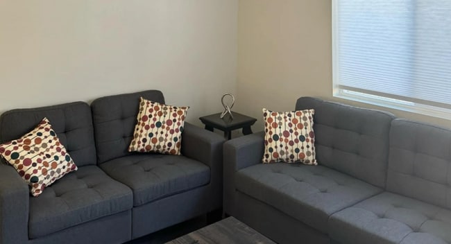 Photo - 4744 Voltaire St