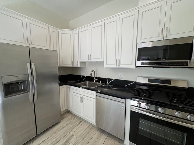 Photo - 23110 Mulholland Dr