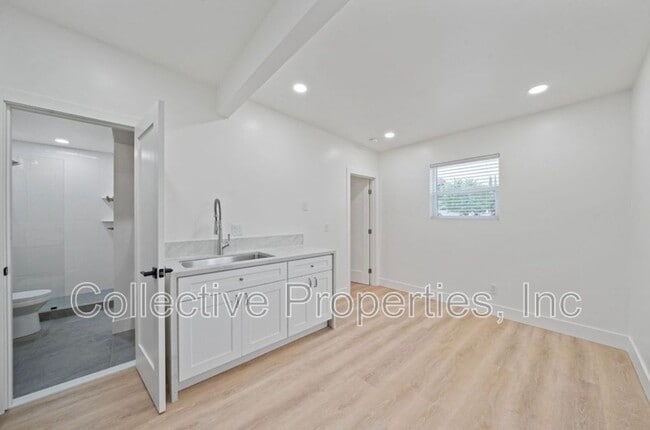 Photo - 6842 Estrella Ave