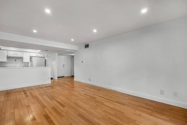 Photo - 2700 Cahuenga Blvd E Unit 4206
