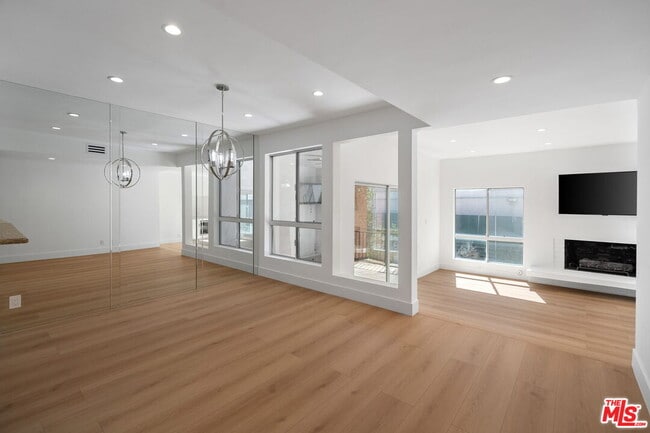 Photo - 4807 Woodley Ave Unit 309