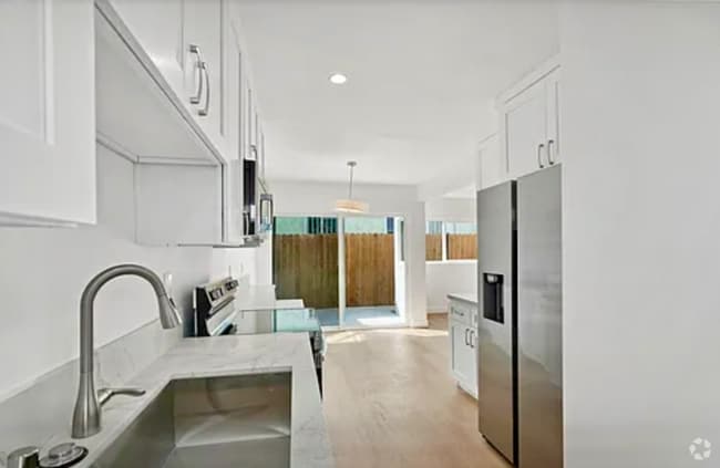 Building Photo - 2915 Hauser Blvd Rental