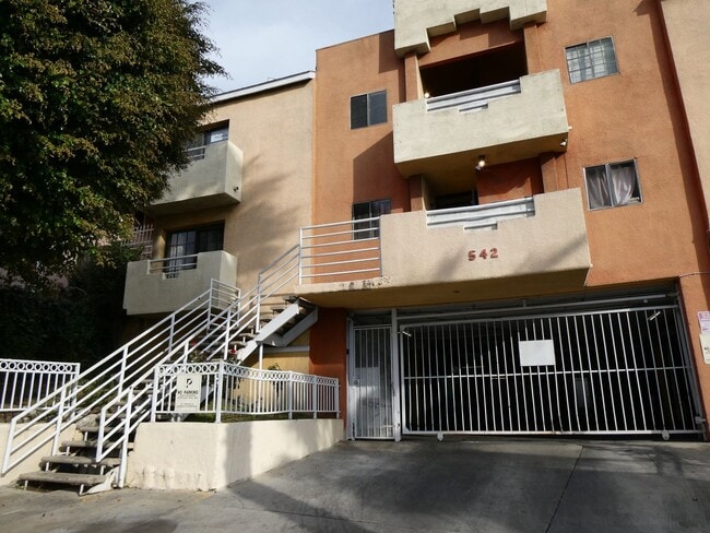 Building Photo - 2 Bedroom Apartment for Rent in Los Angeles!