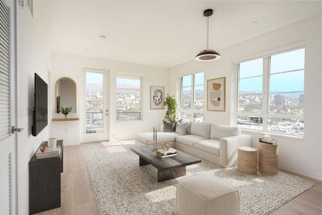 Photo - SMB Hollywood