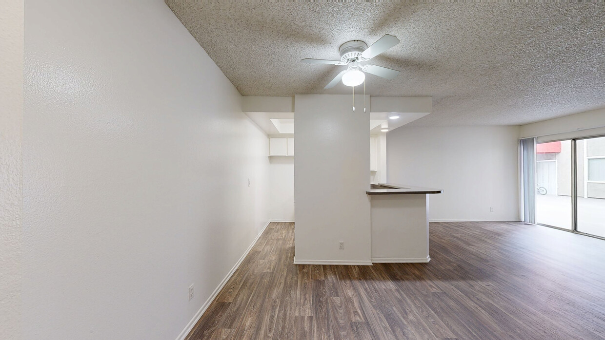 3D Tour - Kingsley Plaza Apartments