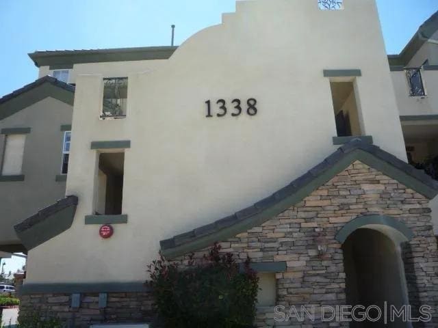 Building Photo - 1338 Nicolette Ave Unit 1032