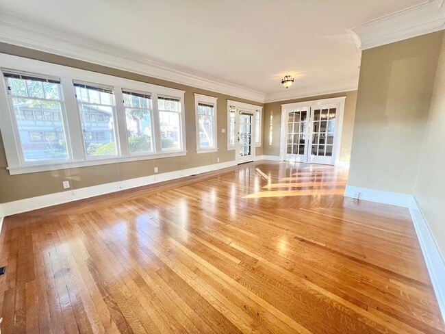 Building Photo - Timeless Two-Story Charm in the Heart of Bluff Park Unit 210 Temple Ave