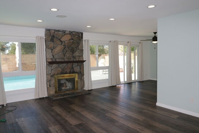 Photo - Beautiful 3/bedroom home in Canyon Country !