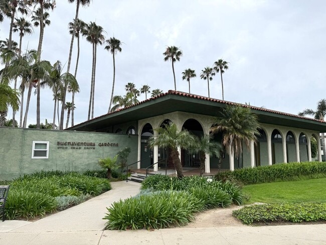 Building Photo - 2+2 Buenaventura Gardens Condo Unit 2409