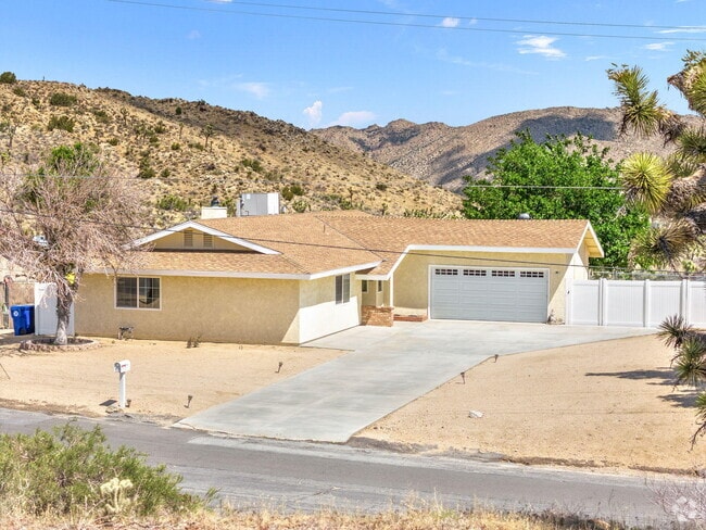 Building Photo - 56034 Desert Gold Dr Rental
