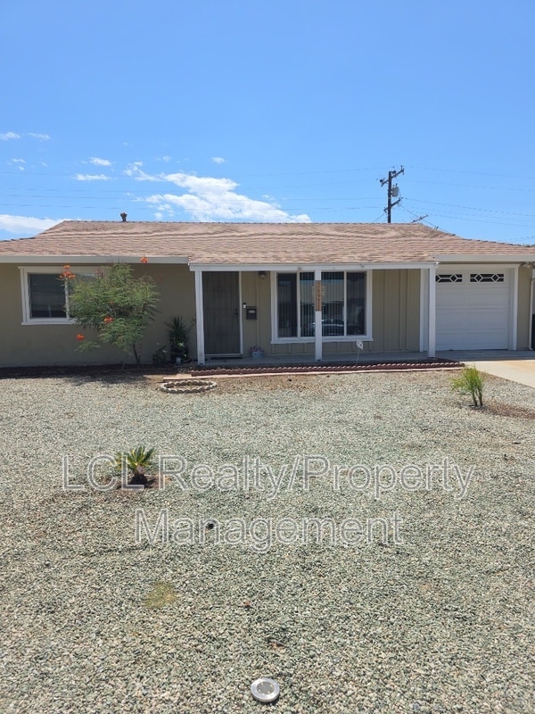 Building Photo - 26971 Pinehurst Rd Rental