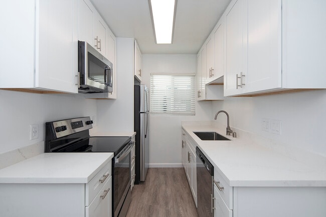 Photo - Catalina Pacific Apartments