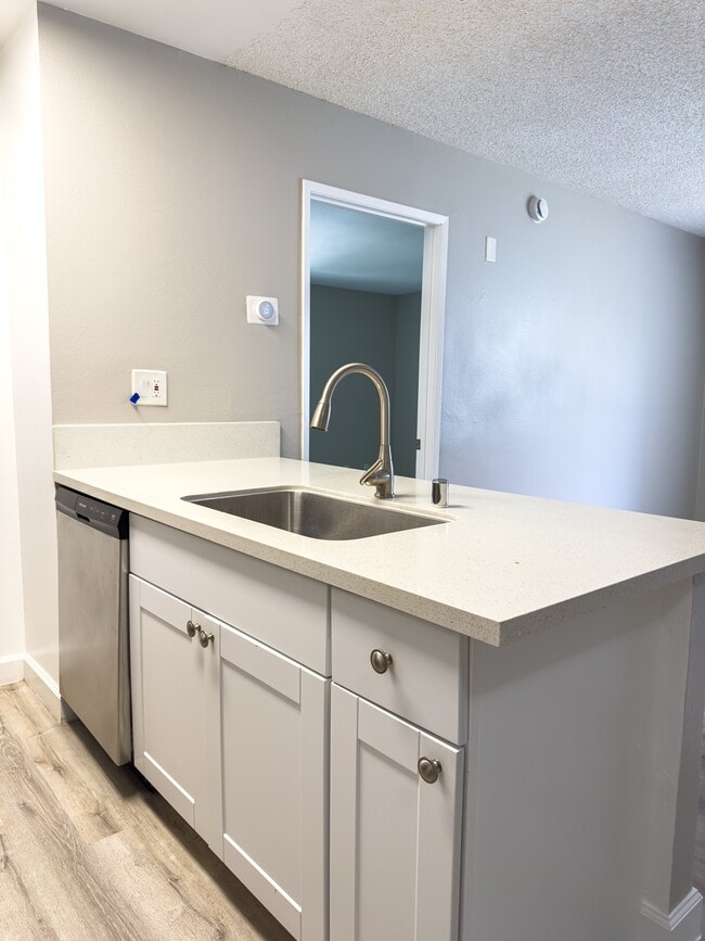 Photo - Jordan Apartments