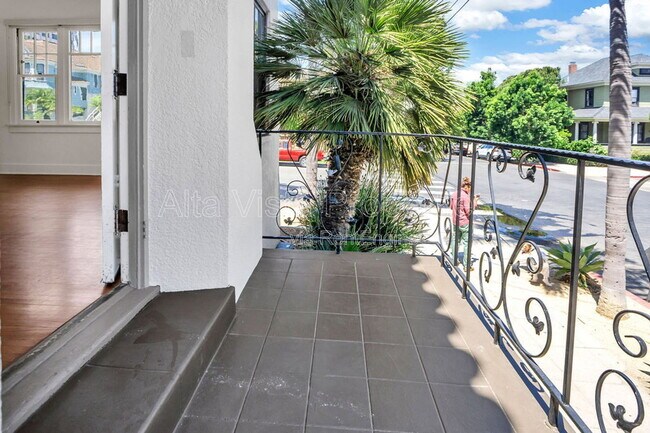 Photo - 301 Brookes Ave