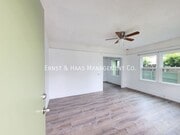 Photo - 906 1/2 Dawson Ave- House