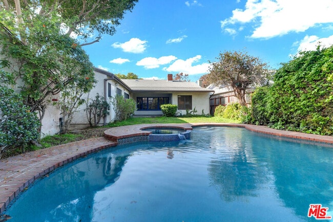 Building Photo - 152 S Kilkea Dr