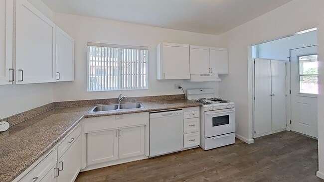 Photo - Beautiful  4+2 GRANADA HILLS HOME