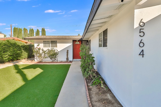 Photo - 6564 Kelvin Ave