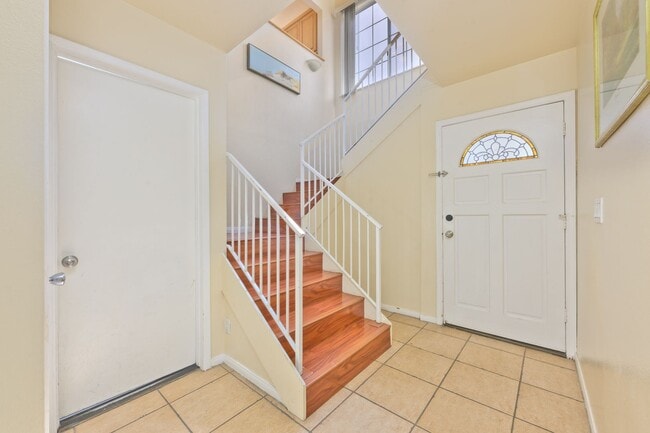 Photo - 9-MONTH FURNISHED WINTER RENTAL MID SEPT 2026 THROUGH MID JUNE 2027 **3-car parking**