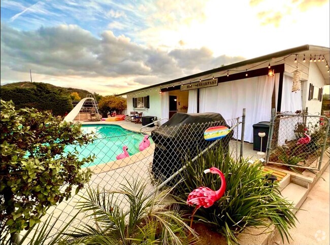 Building Photo - Your Own Little Oasis is Waiting! Rental