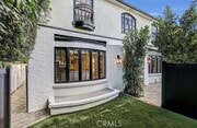 Photo - 725 N Doheny Dr