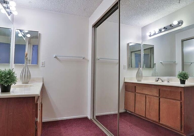 "Charming 2-Bedroom Retreat with Spacious ... - "Charming 2-Bedroom Retreat with Spacious ...