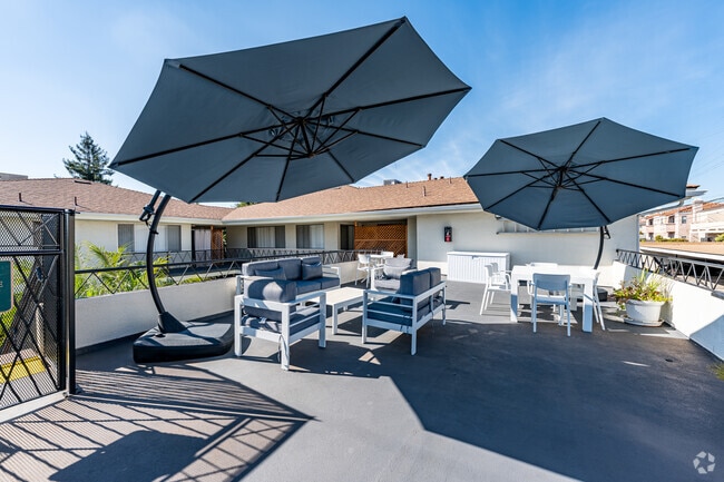 Sun Deck - Royal Gardens Arcadia