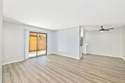 2BR, 2BA - 900SF - Living Room - Concord Square Apartments