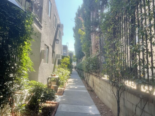 Photo - 4346 Ventura Canyon Ave