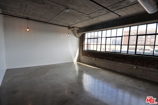 Photo - 691 Mill St Unit 303