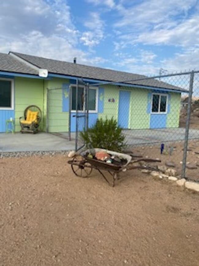 Building Photo - All appliances & All utilities Included! F... Rental