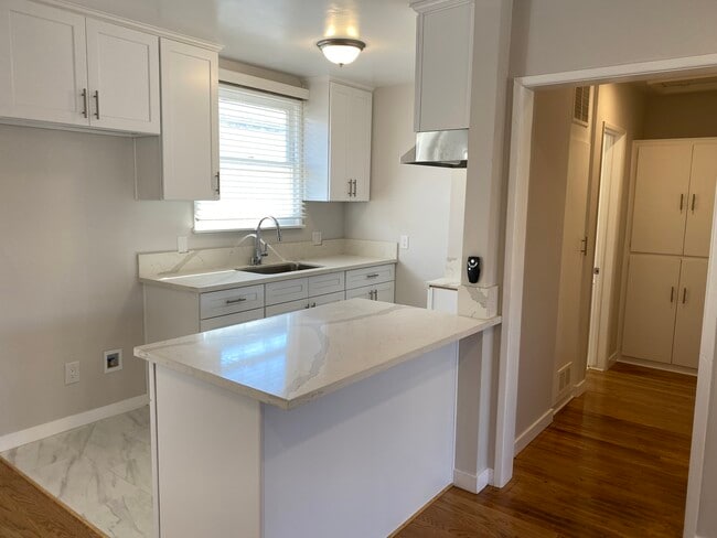 Photo - 12641 Vanowen St Unit 4