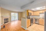 3BR, 2BA - 1,100SF - Kitchen - Citrus Court Apartments