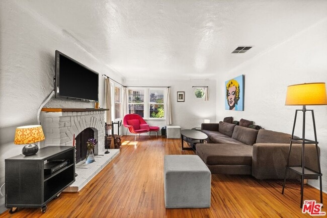 Photo - 8410 Kirkwood Dr House