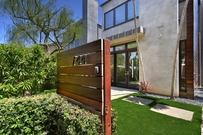 Photo - 744 Marine St