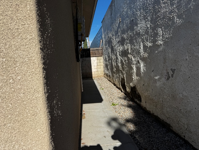 Photo - 282 E 2nd St