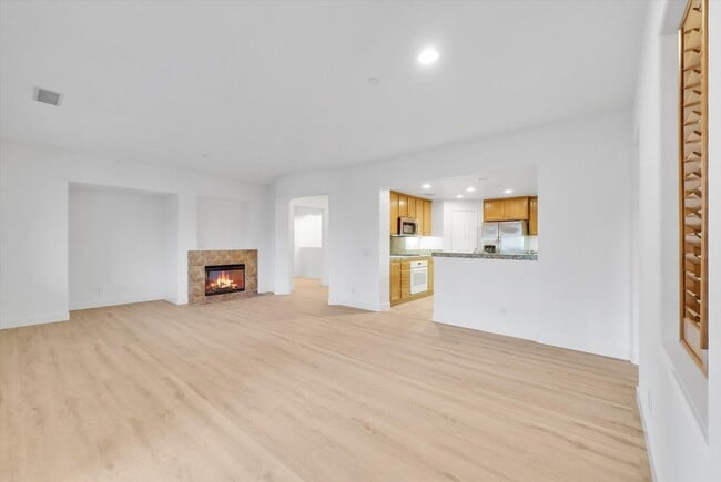 Photo - 211 Lockford